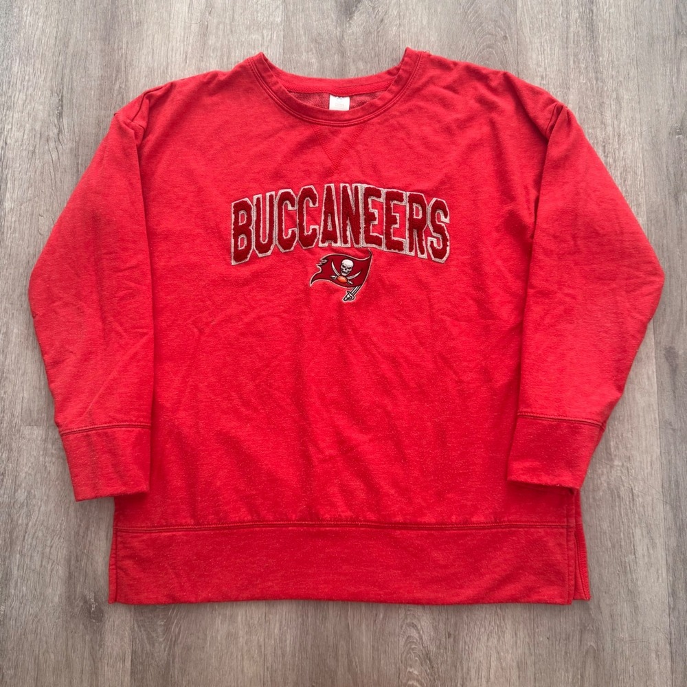 NFL Team Apparel Tampa Bay Buccaneers Red Crewneck Sweatshirt Womens Medium
